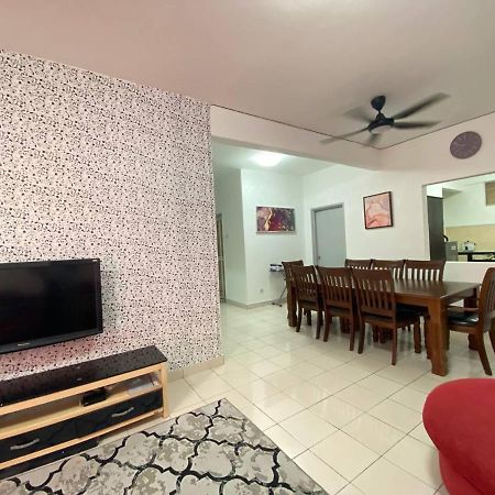 Homestay Juta Mines Seri Kembangan Balakong Serdang Lama ภายนอก รูปภาพ