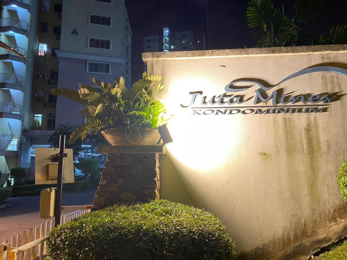 Homestay Juta Mines Seri Kembangan Balakong Serdang Lama ภายนอก รูปภาพ