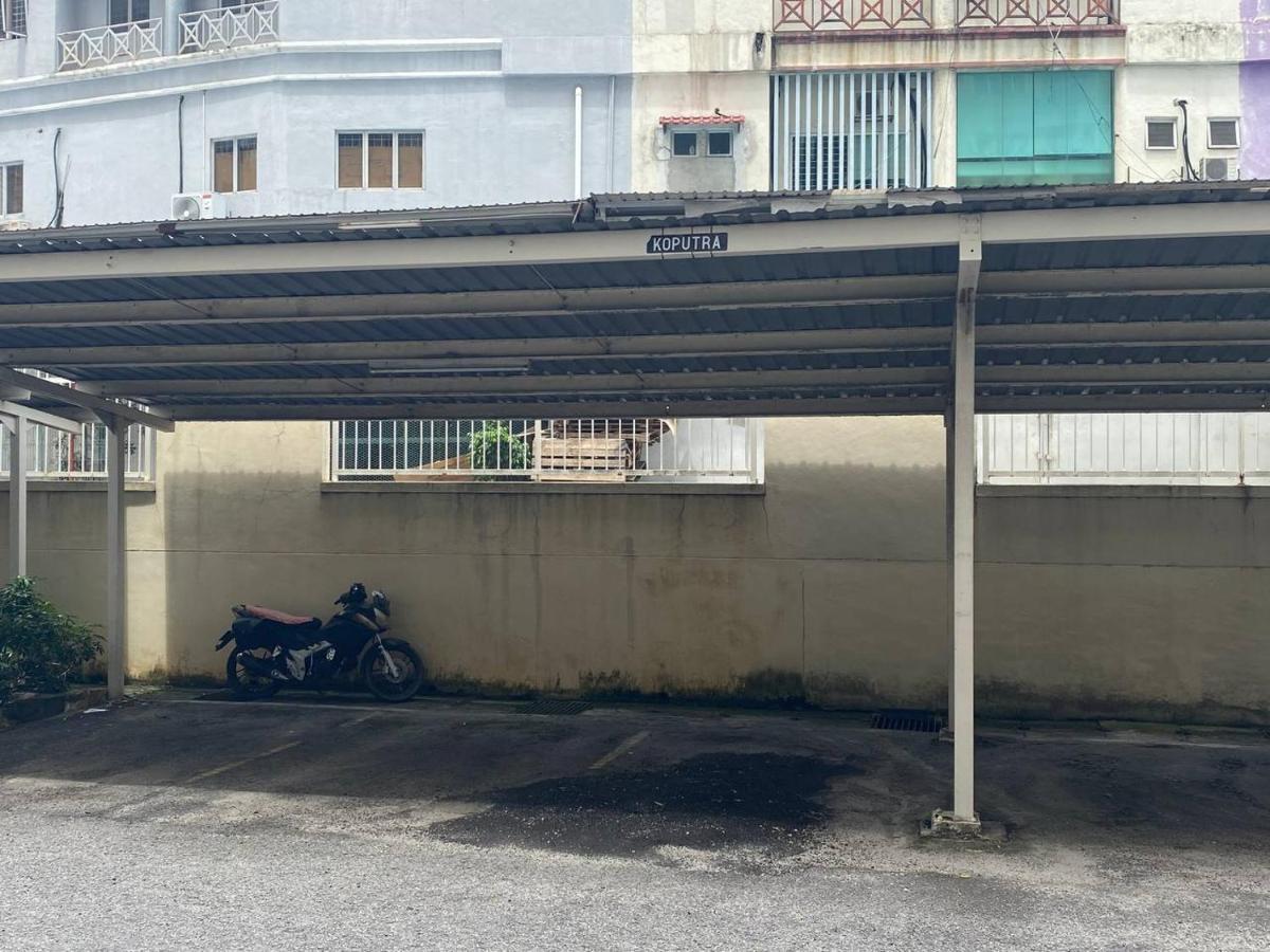 Homestay Juta Mines Seri Kembangan Balakong Serdang Lama ภายนอก รูปภาพ