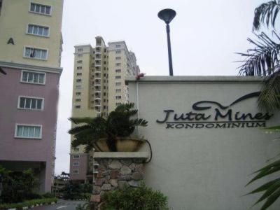 Homestay Juta Mines Seri Kembangan Balakong Serdang Lama ภายนอก รูปภาพ