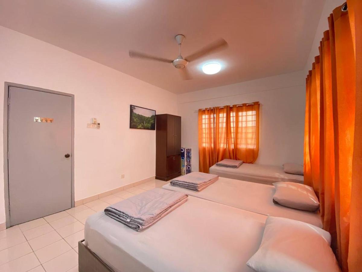 Homestay Juta Mines Seri Kembangan Balakong Serdang Lama ภายนอก รูปภาพ